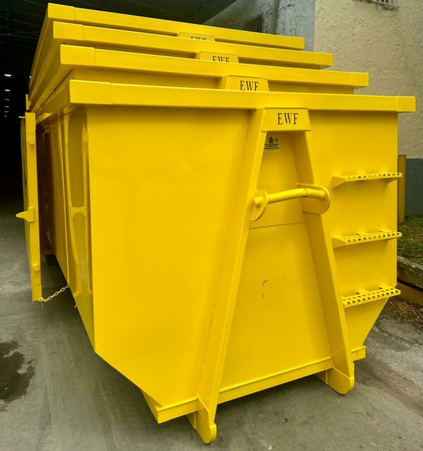 Elevación de contenedores con gancho de forma segura y eficiente